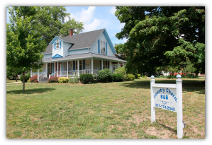 Lake Shelbyville Area Bed and Breakfasts near Spruce St Studios